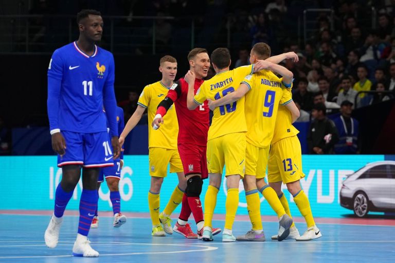 Ukraine’s futsal team wins historic bronze in match against France at World Cup